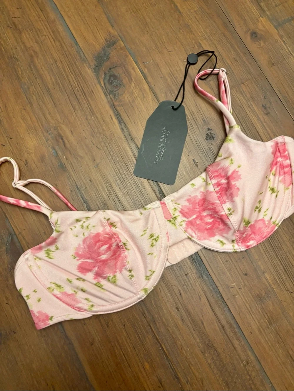 NWT Frankie’s bikinis x Sydney Sweeney Mio Amore Zola underwire bikini top